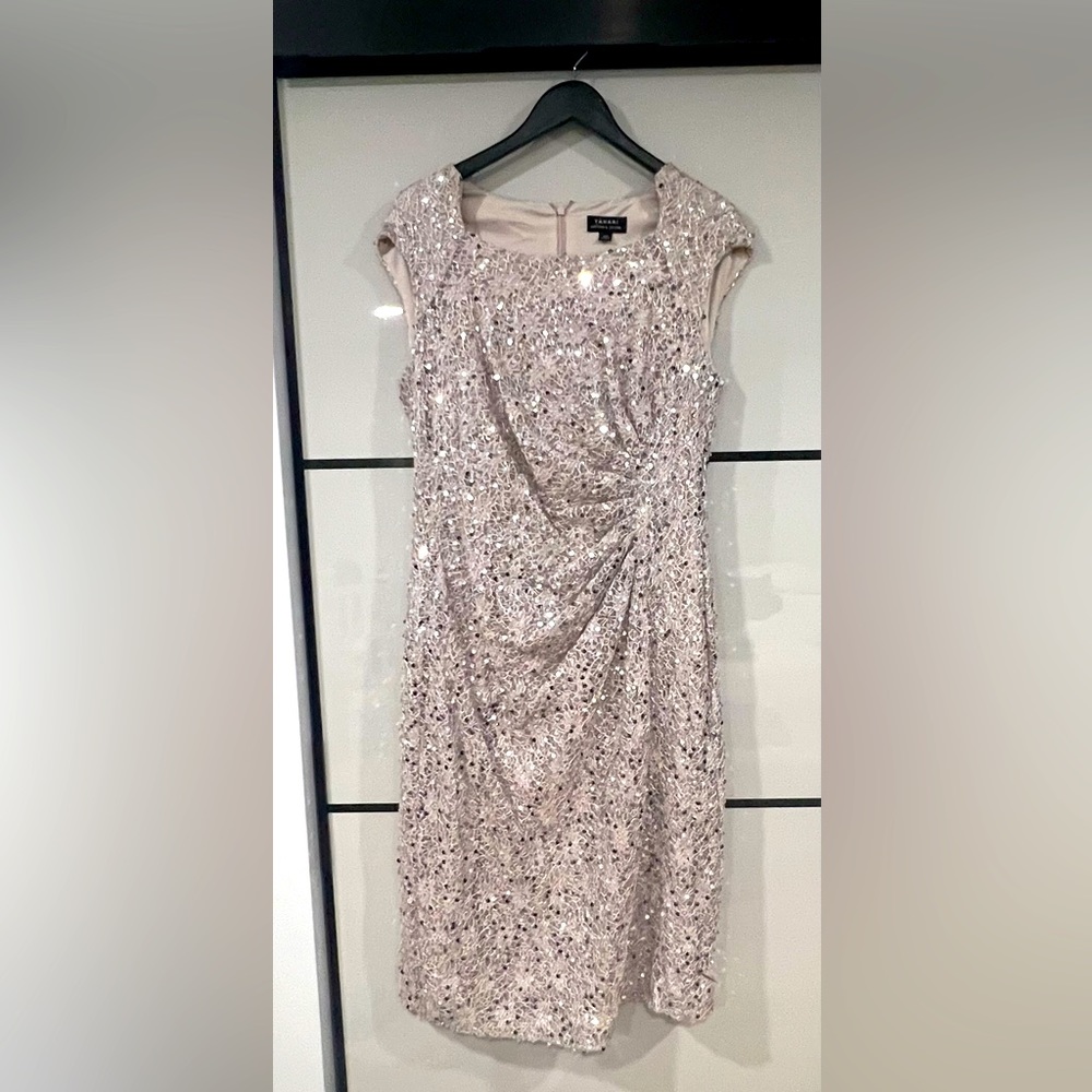 Tahari 16w knee high dress